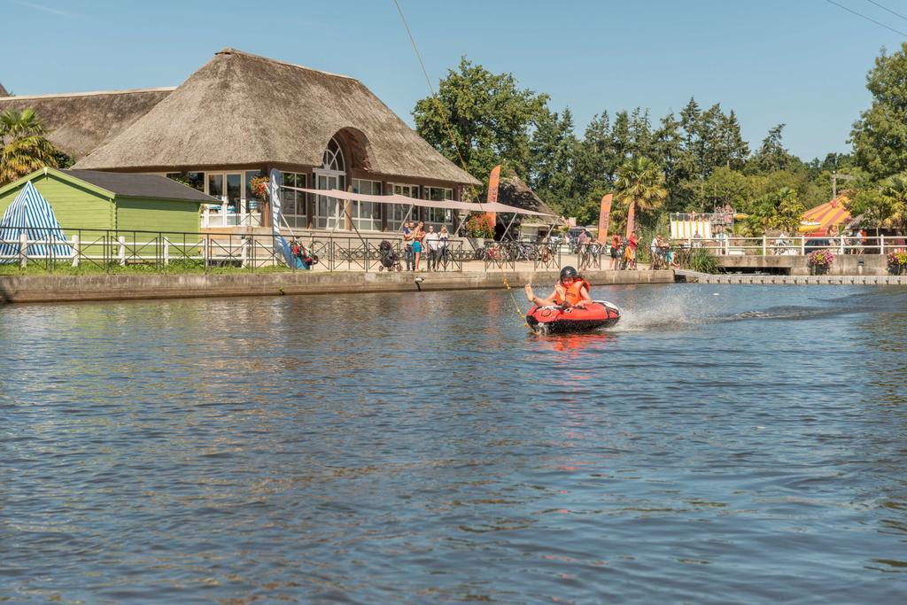 Les Ormes Domaine Et Epiniac